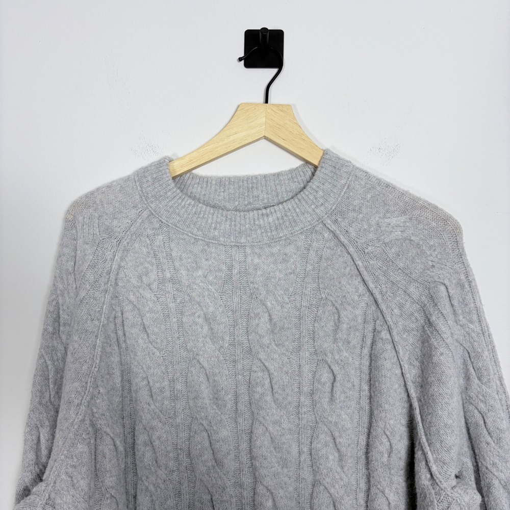 Aerie Cable Knit Cross Front Sweater Gray Long Sleeve Crew‎ Neck Women's Small - Picture 2 of 5